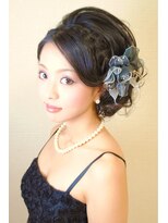 ブリエ(briller)&nbsp;両サイド編み込み　大人サイドアップ