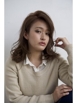 カリン(carin) 【carin 那覇　真嘉比】外国人風セミディ