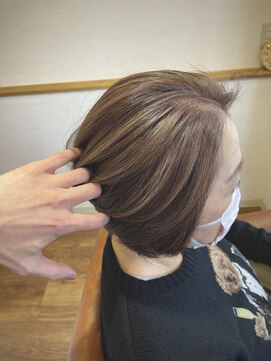 ロッタ ヘア アンド スパ(Lotta) 明るい白髪染めハイライト