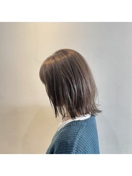 イーチ ディー ヘアーアンドトータルビューティー(each dee hair&total beauty) アッシュ×外ハネ