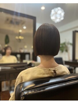 ヘアカラーアンドトリートメント専門店 ヘアカラーカフェ 神崎川店 (HAIR COLOR CAFE) 切りっぱなし　ワンレングス　ミニボブ