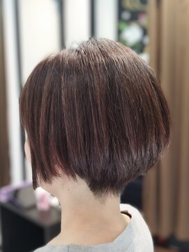 ヘアースタジオ ジェイワン(hair studio J ONE) 30代40代50代60代　脱白髪染め　ブリーチ無しベリーショートボブ