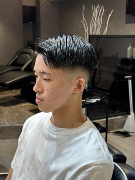 ヴィ 大宮(Vii) フェード/メンズ/大宮/ツイスパ/波巻きパーマ