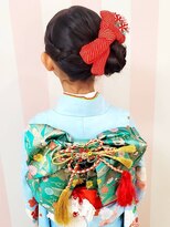 ヒャン(hyang)&nbsp;編み込みサイドシニヨン