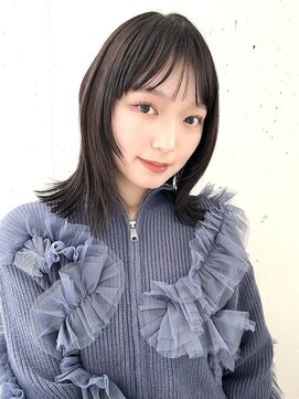 ビーチ(BEACH) ナチュラル外ハネストレートグレージュカラー