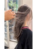 ダークグレージュ×インナーホワイトベージュ