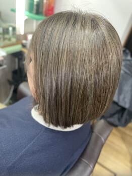 リア(Riah)の写真/白髪染めでもお洒落を楽しめる♪大人女性の髪の悩みも、頭皮に優しい薬剤で理想の艶髪が叶う☆