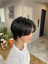 アンビス(1bis)&nbsp;癖毛風パーマで動きを楽しむショート
