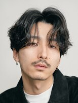 フィフス(fifth)&nbsp;原宿メンズパーマフェザーパーマセンターパートガイルヘアゆるめ