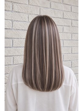 プロデュース 陽光台店(Produce) 白髪ぼかしハイライト×艶ストレート