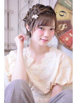 メイズ(MAZE) ショートボブの編みこみアレンジ【メイズ東中野・鍛原志行】