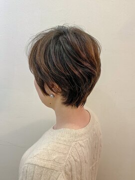パティオン(PATIONN) 30代40代におススメの立体感あるハイライトのショートスタイル☆