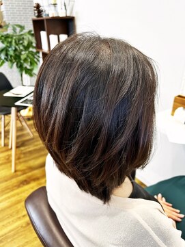 ポルク (Polku) ミディアムショートヘア