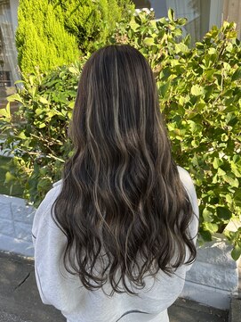 リングバイモアムー(Ring by Moremuu) Issy ハイライト