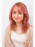 ロングカーリーヘア前髪ありフェイスレイヤーブリーチピンク
