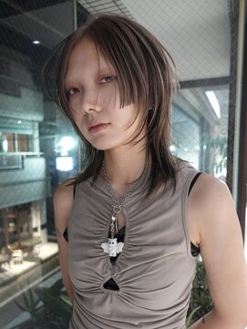 カート バイ デコ(Kurt by DECO) 姫ハッシュカットとローライトでヘアに動きとアクセントを