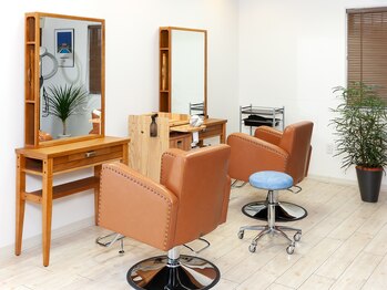 ステイ(Stay)の写真/大型店が苦手な方に。周りの目を気にせず、髪の悩みを安心して相談できる落ち着いた大人の貸切空間。