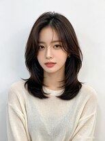 エイチ ウルフカット 大阪梅田(811)&nbsp;ヘアカラーグレージュカチモリヘアレイヤーボブ50代ボーイッシュ