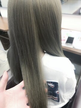 サロン クラッチ クリエイティブ コンセプト(salon CLUTCH creative concept) 透明感!『淡色ハイトーングレー』