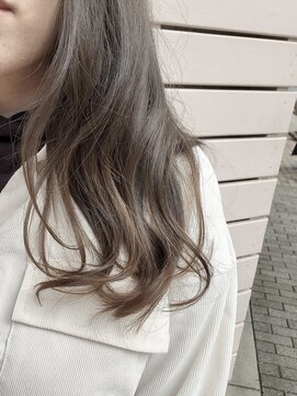 イーハトーヴヘアー(Yehatov) ロング×アッシュベージュ3