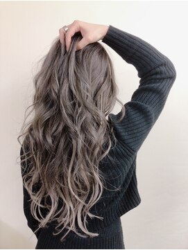 リエコー(RE'ECHO) シルバーグレーでグラデーション♪外国人風カラー