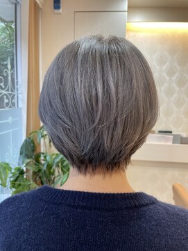 シエル バイ ケンジ 登戸 生田(CIEL by KENJE) 《RIKKA》丸みショート ブルーシルバー