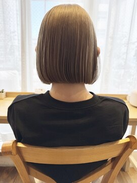 バイオレット ナゴヤ(Violet Nagoya) 重ためワンレンボブ ぱつっとボブ ミニボブ