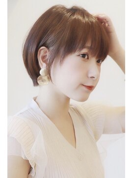 アイ(I.) 【 I. 】30代からの襟足すっきり前下がりショートボブ 川口