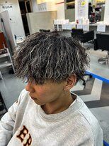 ダズルヘアラッシュ(DAZZLE hair RUSH)&nbsp;マッシュスタイルのツイスパ×ホワイトメッシュ
