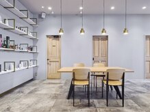 アース コアフュールボーテ みどり店(EARTH coiffure beaute)の雰囲気（受付から特別体験が始まる。心躍るサロン時間を。）