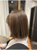 ペールベージュ切りっぱなしボブ