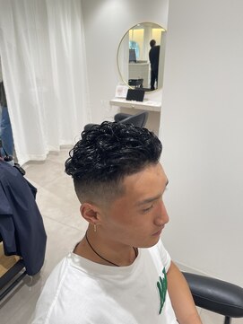 レ ブラン 白鷺店(r'eblanc) 極道パーマ+スキンフェード