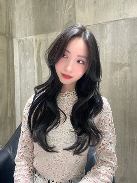 ベール(Vale) レイヤーカット/ネイビー/髪質改善/30代/20代