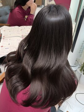 巻いてもツヤツヤ！髪質改善トリートメント