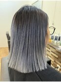 ナチュラルなシャドウルーツ×ブルーシルバー