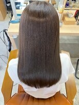 クア(qua)&nbsp;【北千住】 自然な丸みとツヤ。髪質改善縮毛正で叶う柔らか美髪