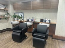 シェノン(CHAINON)の雰囲気(会社帰りでも通える★21時まで営業。プチプラ価格で通いやすい。)