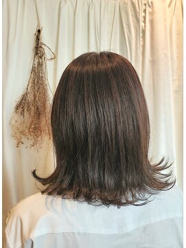 アトリア ヴィラ 横浜(Atria Villa) 外ハネミディアム/シークレットハイライト/根元白髪染め