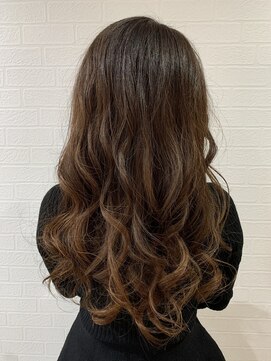 えほん美容室 エレガントな巻き髪ロングスタイル★