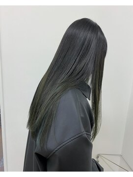 キー(kii) カーキカラー　福岡　天神　薬院　20代