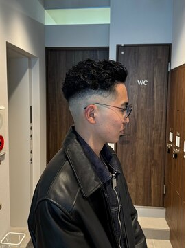 グルーマーズトウキョウ 渋谷店(GROOMER/S TOKYO) オールバックパーマ　フェード　スペインカール