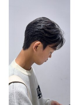ステージ(STAGE) ダウンパーマ　カルマパーマ　韓国メンズヘア　ニュアンスパーマ
