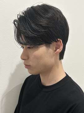 ヒュイル バイ ニアウ(Hwyl by Niau) メンズマッシュセンターパートスパイラルパーマニュアンスパーマ