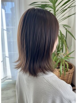 ミディアムレイヤー×ミントベージュ