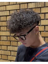 イーラ アメ村店(era)&nbsp;スペインカール　ツイストスパイラル眉カットメンズパーマ
