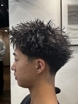 ザデイ カットアンドカルチャーショップ(THE DAY CUT&CULTURE SHOP) スパイキーパーマ【テーパーフェード】