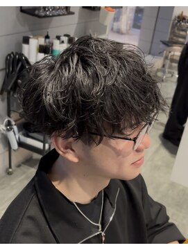 クレヨン ケース(Crayon case) ニュアンスカット黒髪暗髪トレンドメンズヘア大人ショート