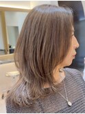 表参道白髪ぼかしレイヤーボブベージュアッシュグレージュ50代