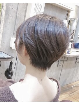 ロダット 横浜(LODAT by little) 襟足すっきりハンサムショート【LODAT横浜】