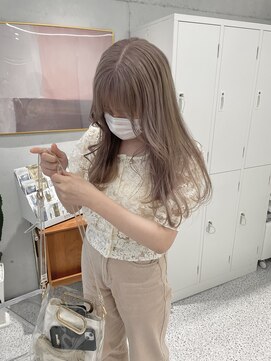 ローウェ 渋谷(Louwe) ホワイトミルクティーベージュ